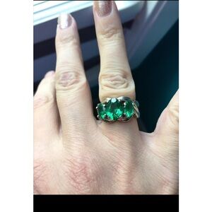Elegant Silver and Green Gemstone Ring